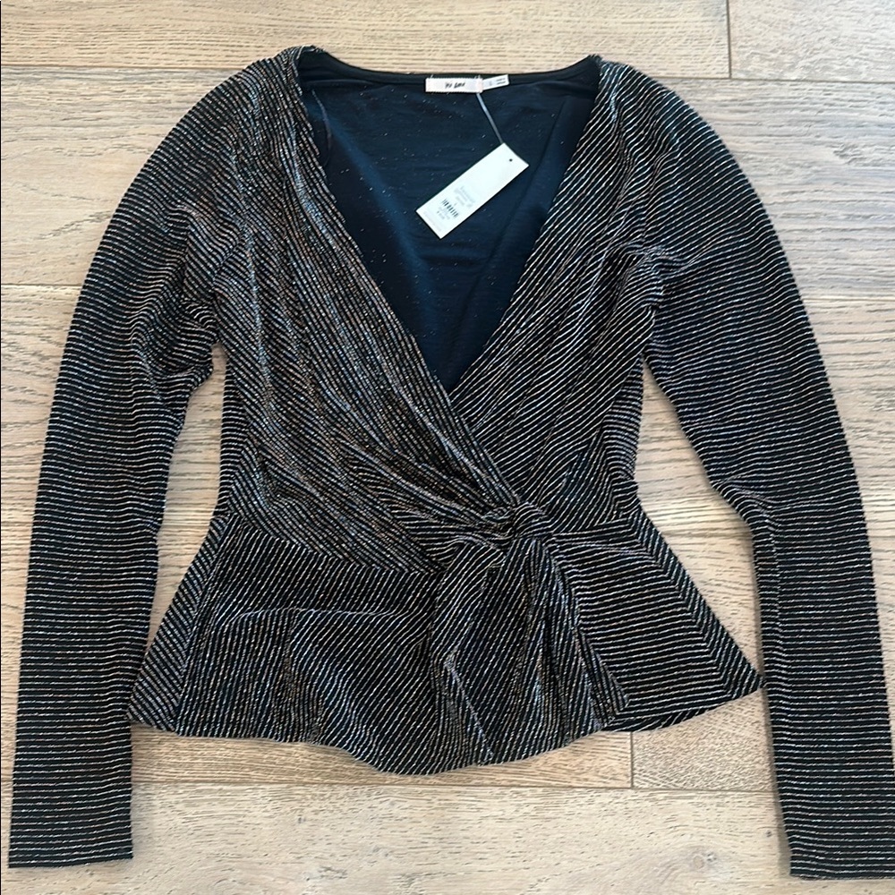 Francesca’s Striped Black, Gold and Silver Wrap Top size large